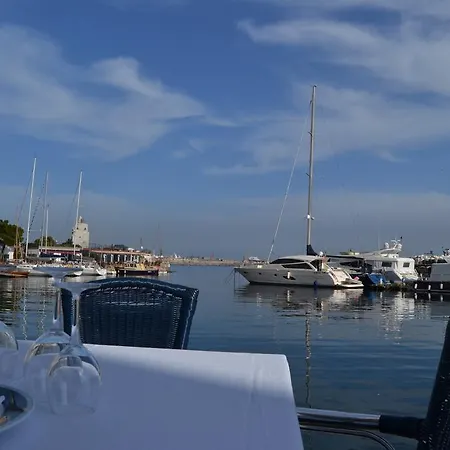 Transatlantico Otel 2*