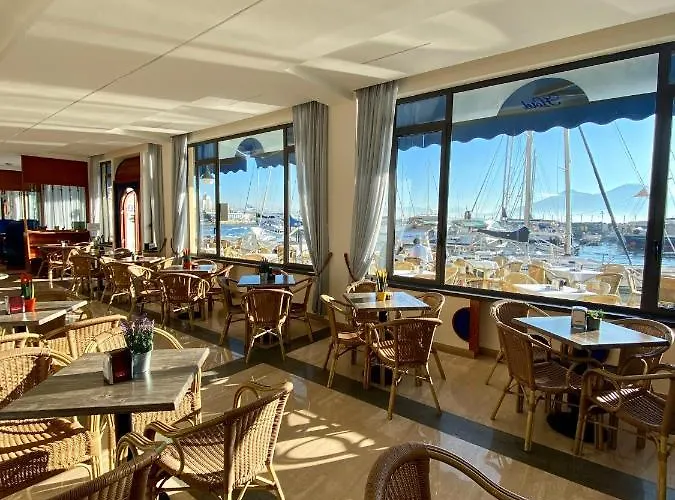 Отель Transatlantico Неаполь